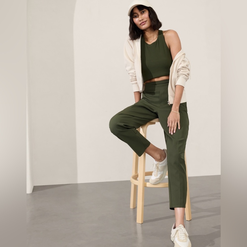 NWT-Athleta Aspen Olive  Endless Pant, Size 2 - Picture 3 of 9